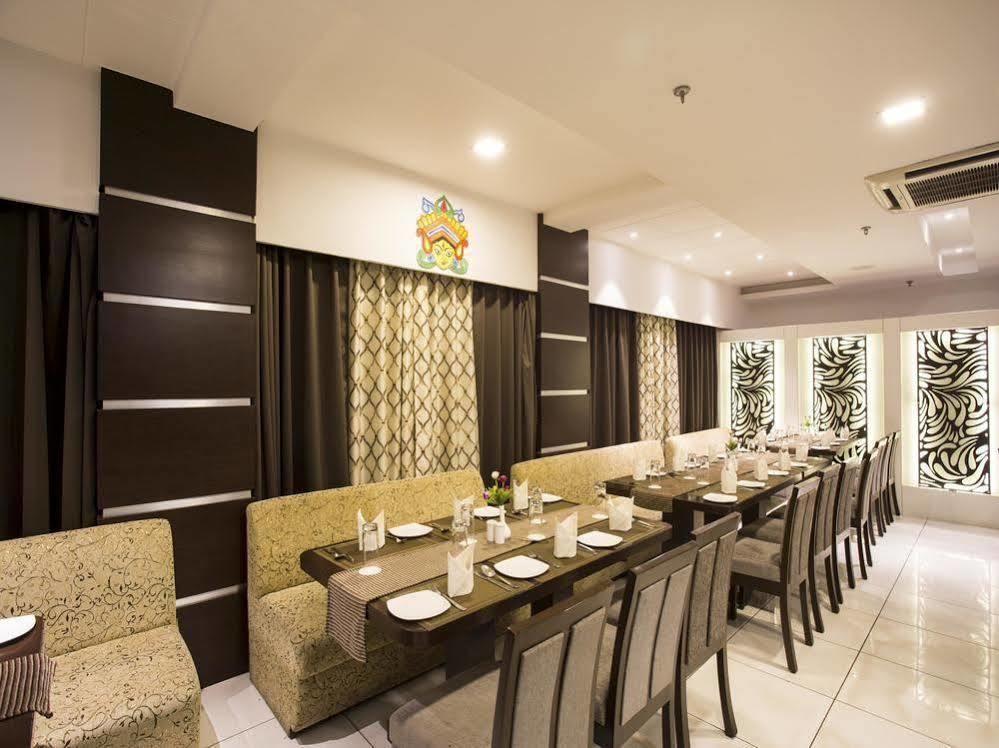 Oyo Rooms Near Cosmos Mall Shiliguri Exterior foto